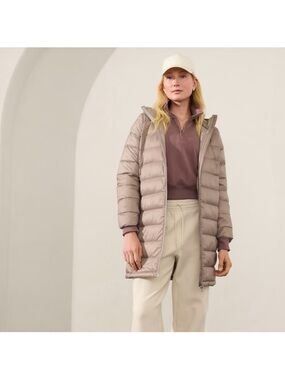 Athleta Aire Puffer Parka Jacket
Women's M Feather Tan
Style 473132